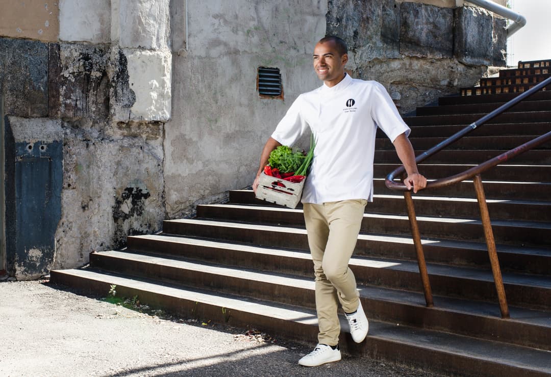 Chef Alex Nurmi in action 2